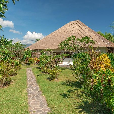 Absolute Beach Front Villa Umeanyar Extérieur photo