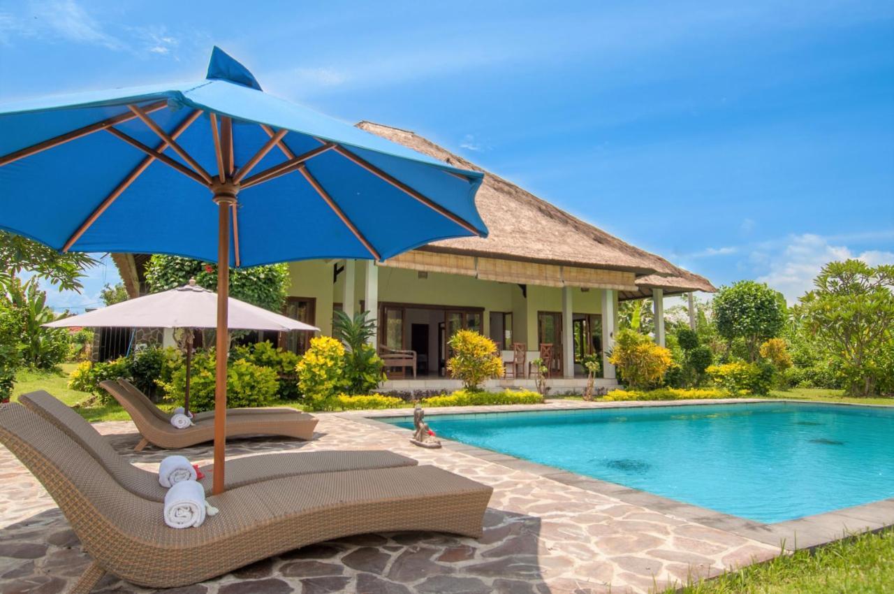 Absolute Beach Front Villa Umeanyar Extérieur photo