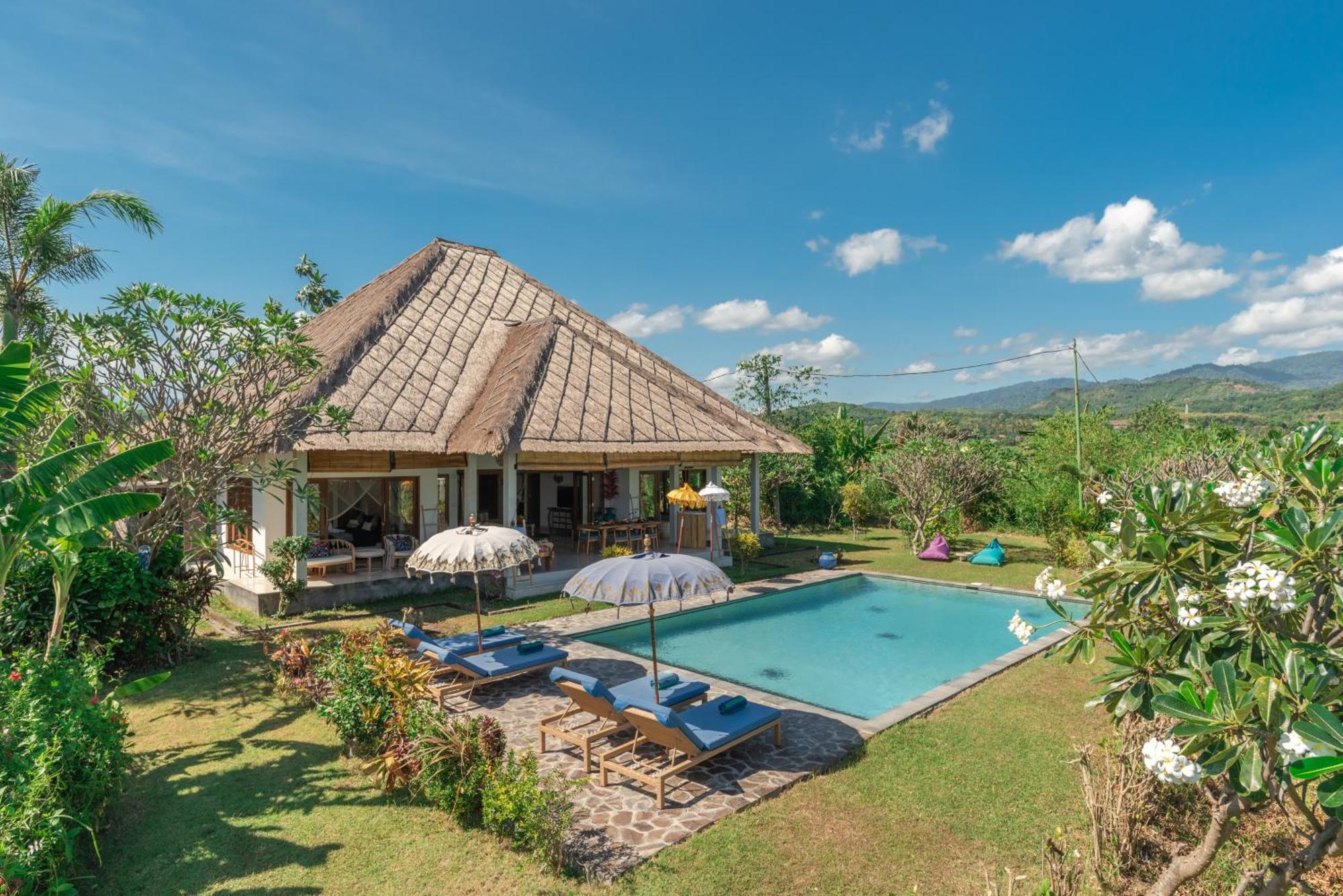 Absolute Beach Front Villa Umeanyar Extérieur photo