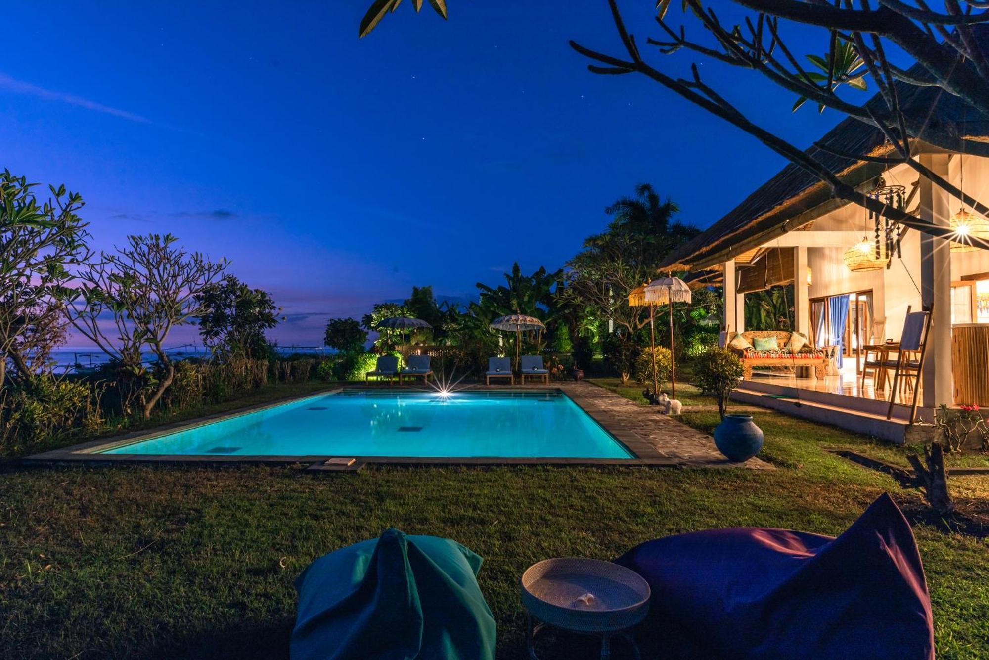 Absolute Beach Front Villa Umeanyar Extérieur photo