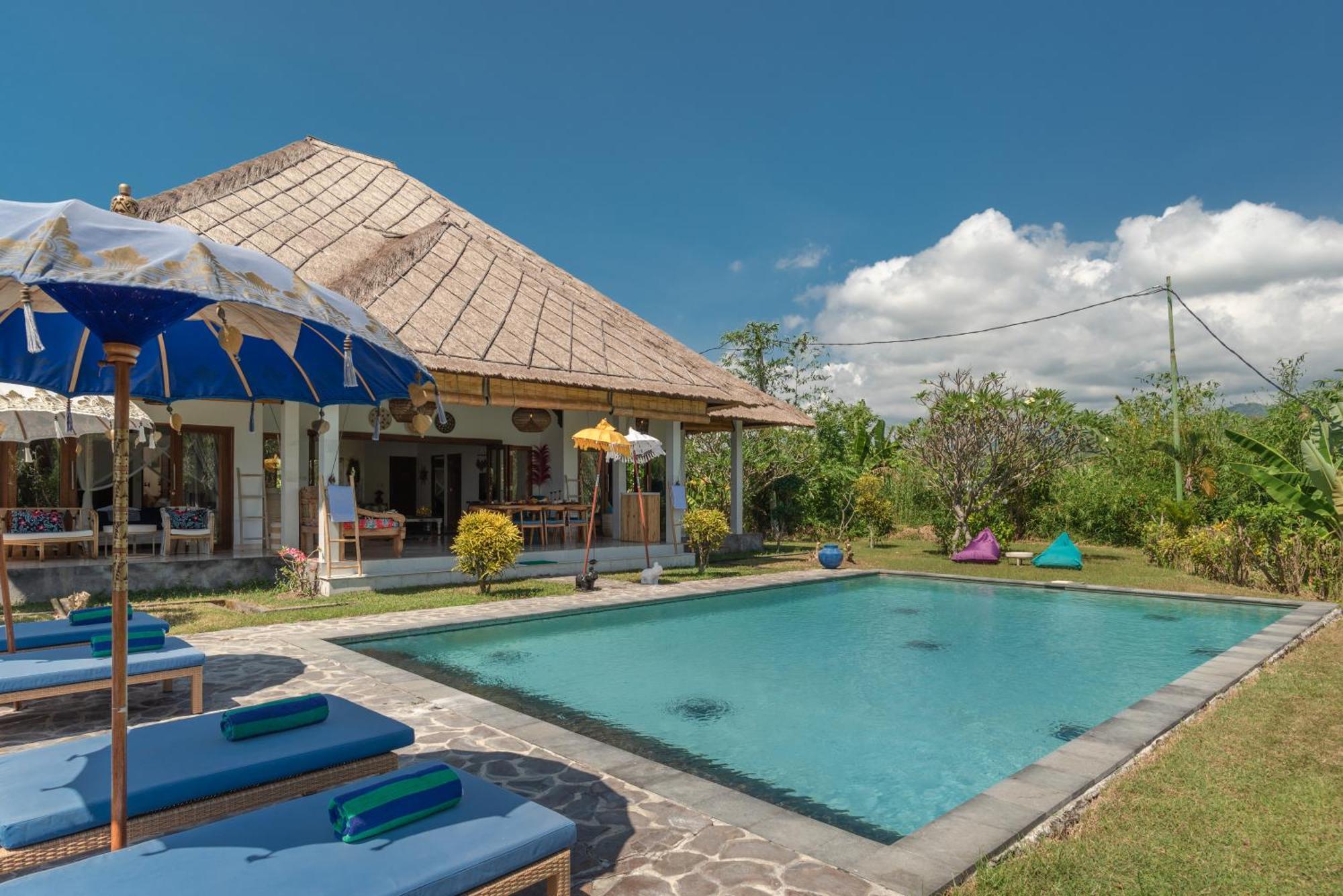 Absolute Beach Front Villa Umeanyar Extérieur photo