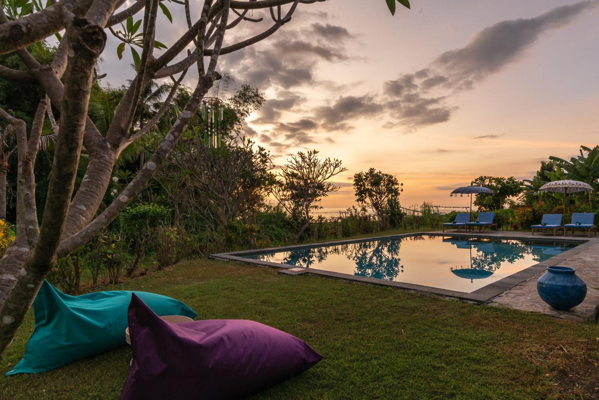 Absolute Beach Front Villa Umeanyar Extérieur photo