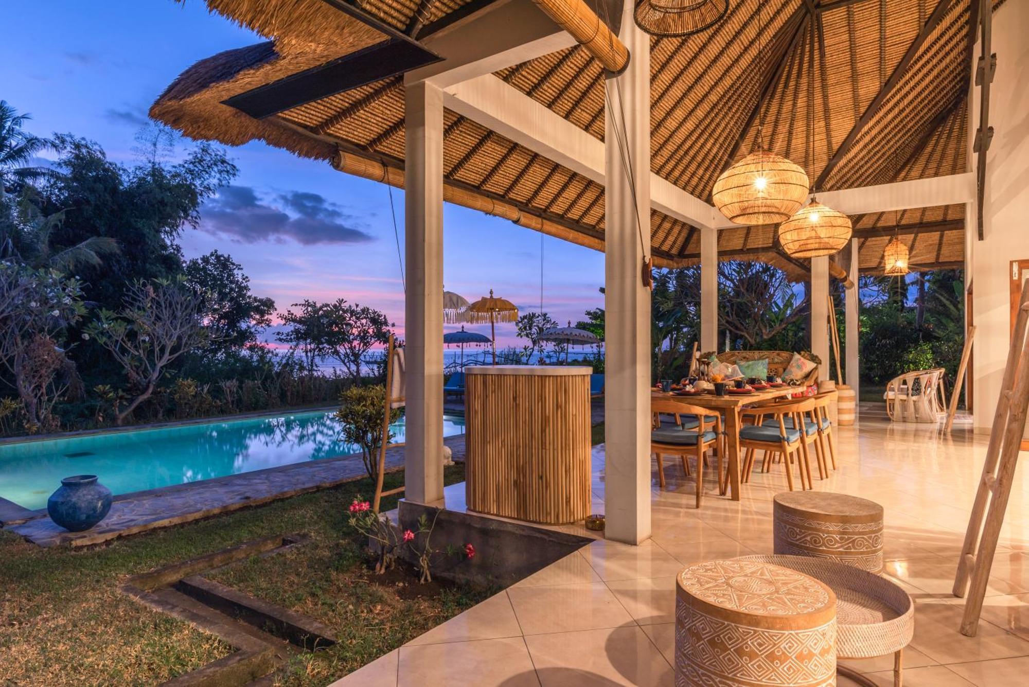 Absolute Beach Front Villa Umeanyar Extérieur photo